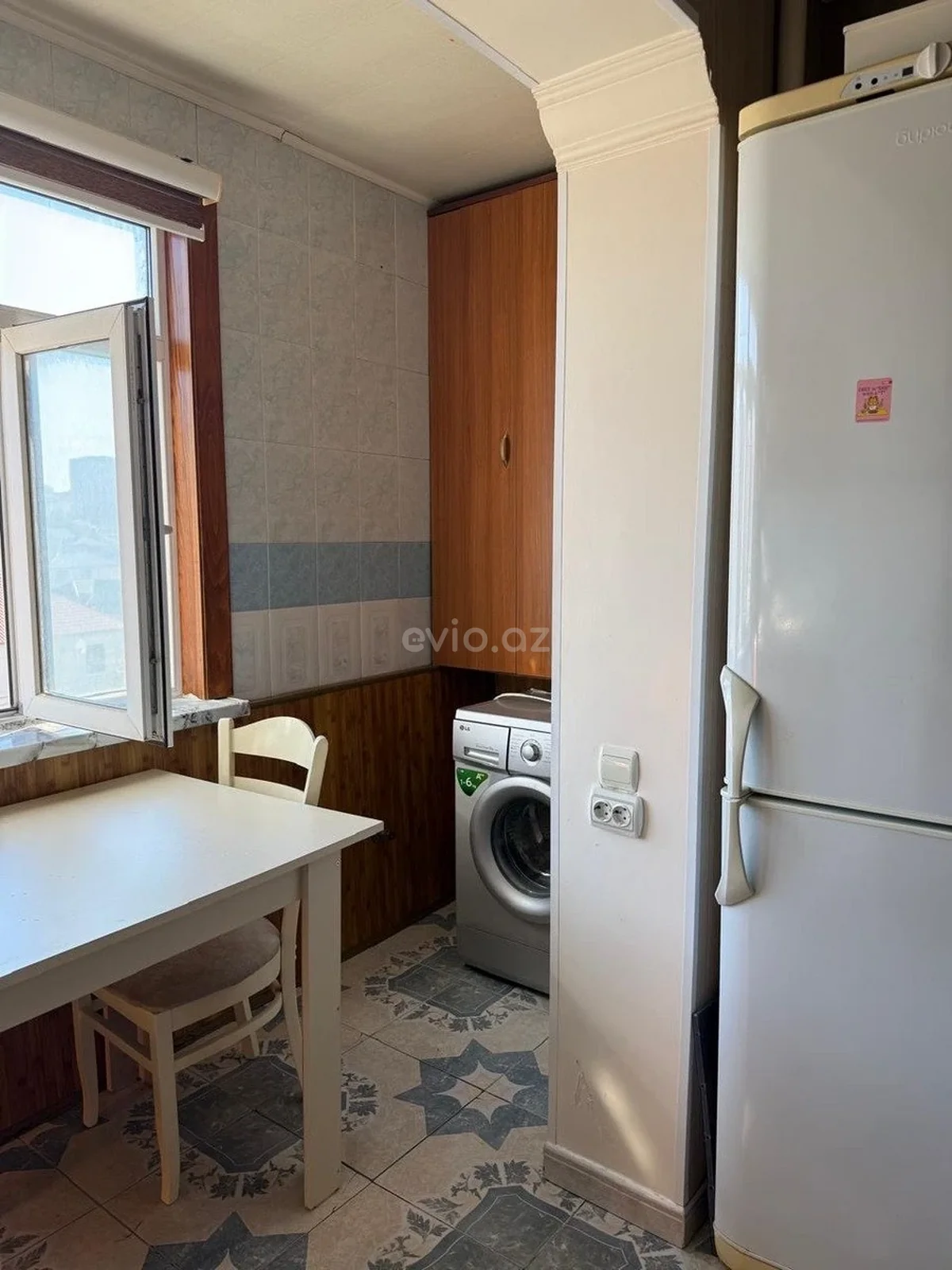 Kirayə 4 otaqlı mənzil Qaraçuxur qəsəbəsində — Mənzil, Bakı (3)