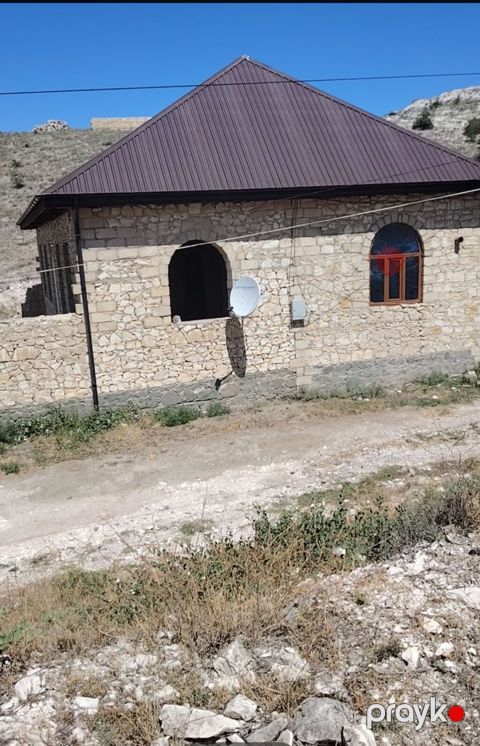 Daş ev – kənd üslubunda tikili - Divarlar: təbii daşdan hörgü, möhkəm — Digah