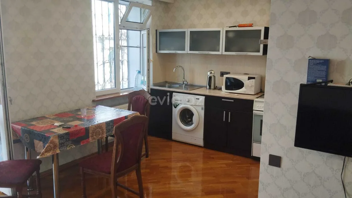 Kirayə 2 otaqlı mənzil Sahil metrosu yaxınlığında — Mənzil, Bakı (8)