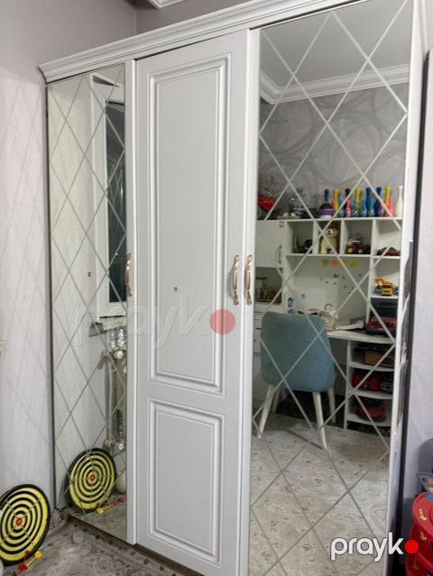dolab satılır 200 manata En145 Hundurluk-2.10 Dərinlik56 Kewle — Digah