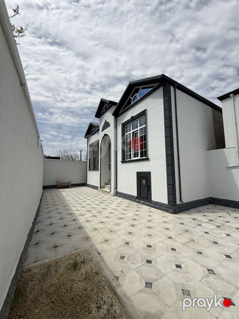 Satılır 4 otaqlı həyət evi/bağ evi 110 m² — Bakı