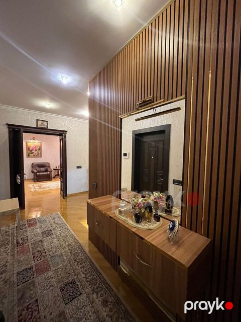 Satılır 5 otaqlı yeni tikili 240 m² — Bakı