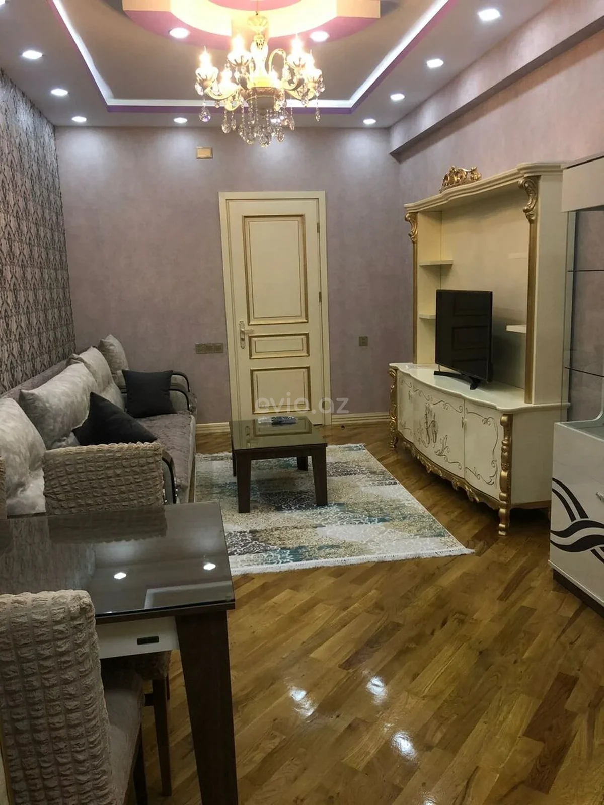 Kirayə 2 otaqlı mənzil Neftçilər metrosu yaxınlığında — Bakı