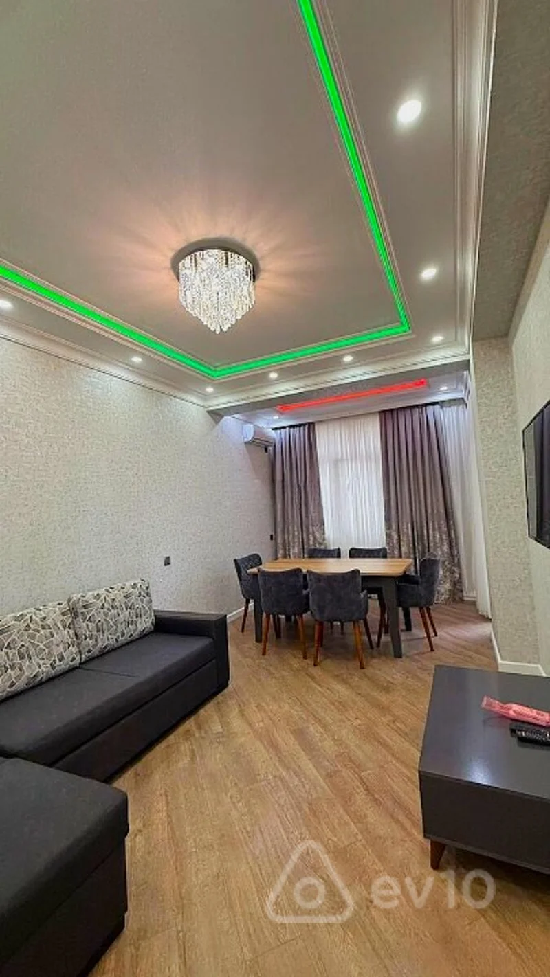 2 otaqlı mənzil, 100 m², Həsən Əliyev küç — Bakı