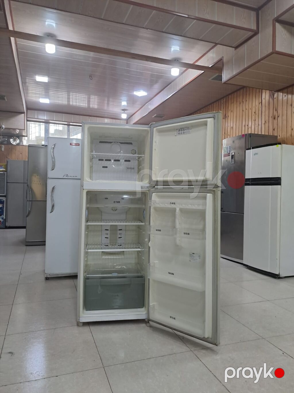 İki qapılı soyuducu (yuxarıda dondurucu, aşağıda soyuducu bölmə) — Soyuducular, Digah (2)