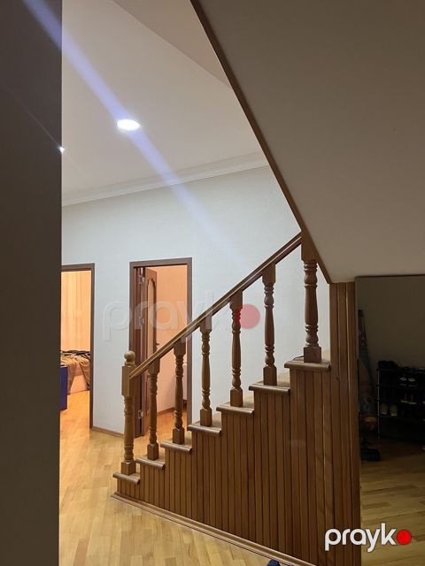 Satılır 5 otaqlı köhnə tikili 200 m² — Bakı