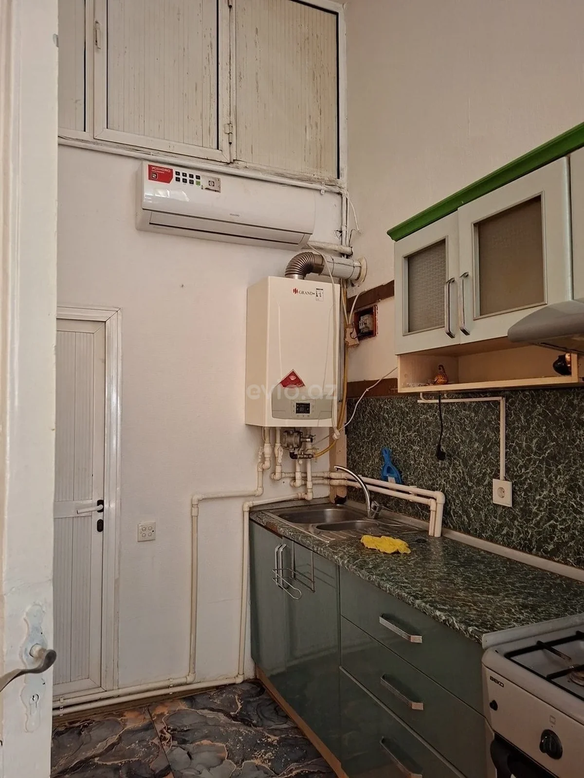 Kirayə 2 otaqlı mənzil Sahil metrosu yaxınlığında — Mənzil, Bakı (7)