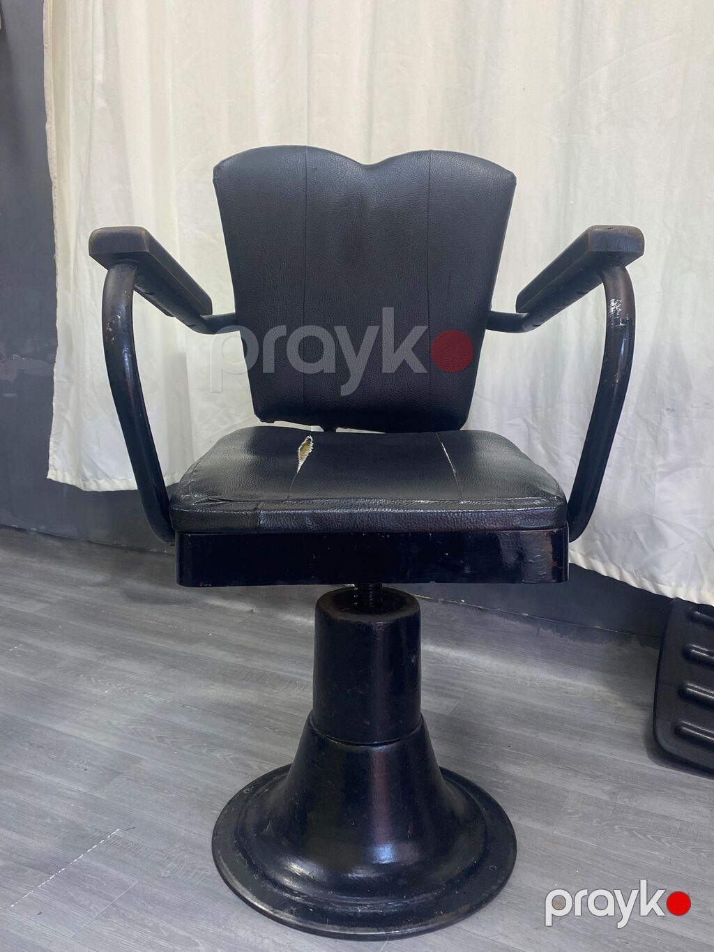 Bərbər/kosmetologiya üçün kreslo - Klassik dizaynlı salon kreslosu — Kreslo, Liman (2)