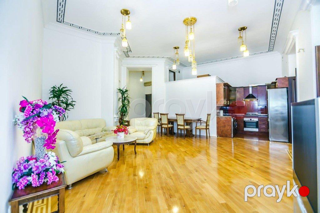 Satılır 4 otaqlı köhnə tikili 130 m² — Mənzil, Bakı (4)