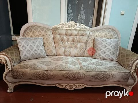 Klassik divan 230azn Acilmir ve baza yoxdur. Unvan Elmler Akademiyasi — Bakı