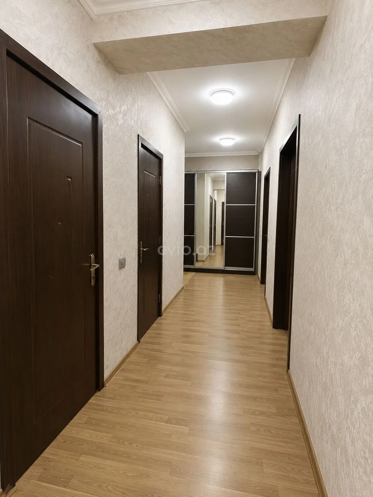 Kirayə 3 otaqlı mənzil Xalqlar Dostluğu metrosu yaxınlığında — Mənzil, Bakı (9)