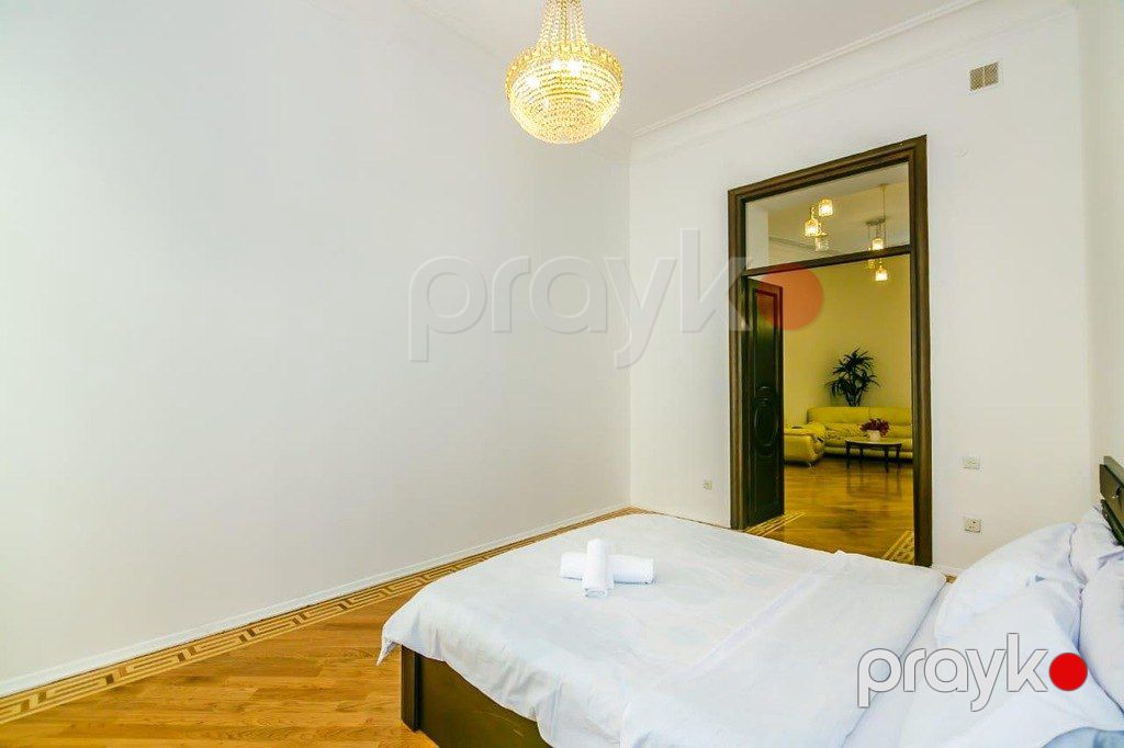 Satılır 4 otaqlı köhnə tikili 130 m² — Mənzil, Bakı (8)