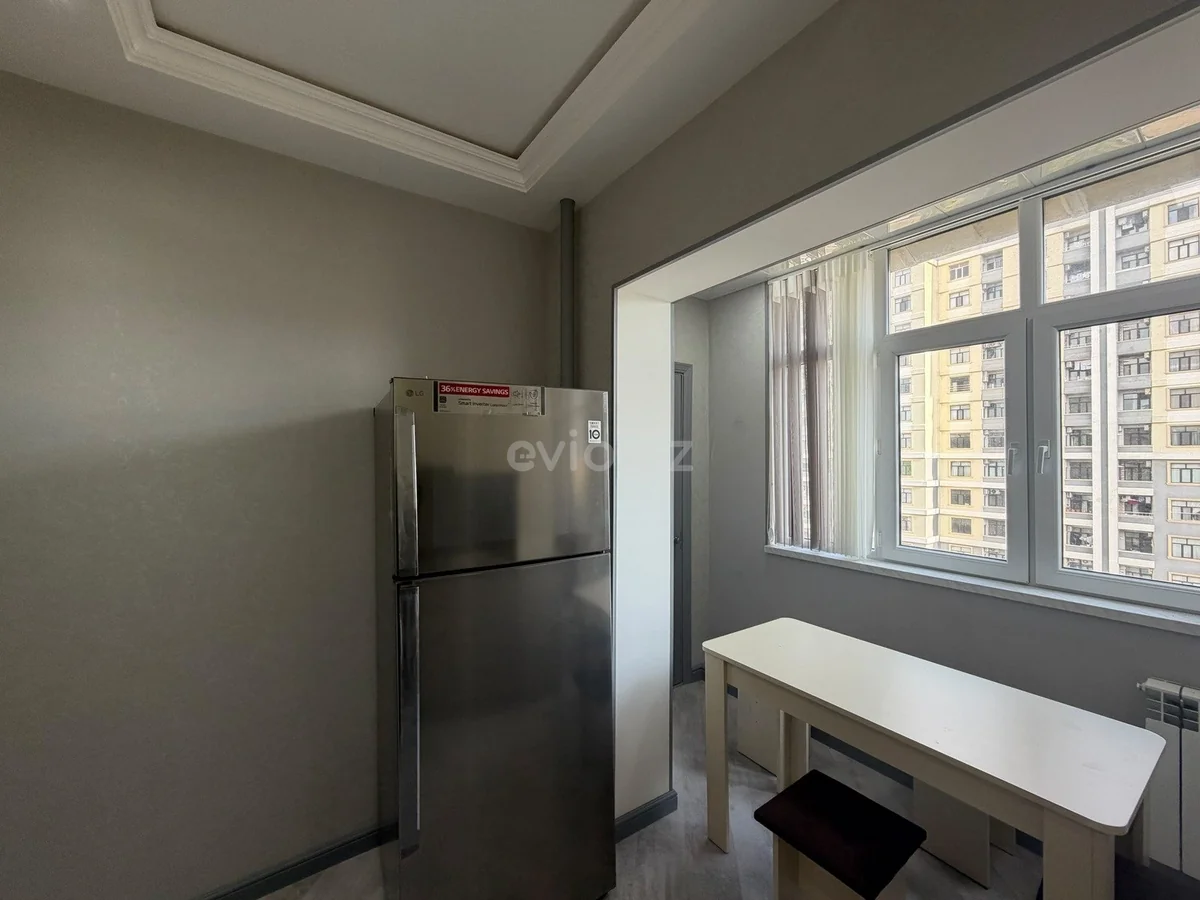 Kirayə 3 otaqlı mənzil Xalqlar Dostluğu metrosu yaxınlığında — Mənzil, Bakı (10)