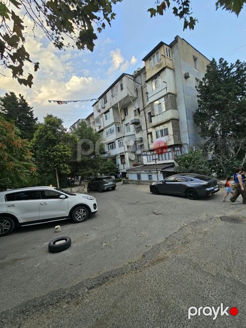 Satılır 2 otaqlı köhnə tikili 50 m² — Bakı