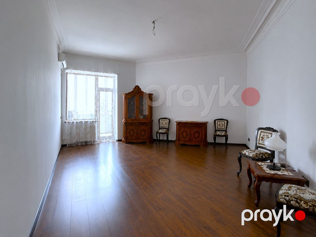 Satılır 4 otaqlı köhnə tikili 130 m² — Mənzil, Bakı (2)