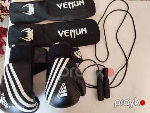 Boks/MMA üçün idman dəsti - Adidas boks əlcəkləri: Qara rəng, Velcro — Masazır