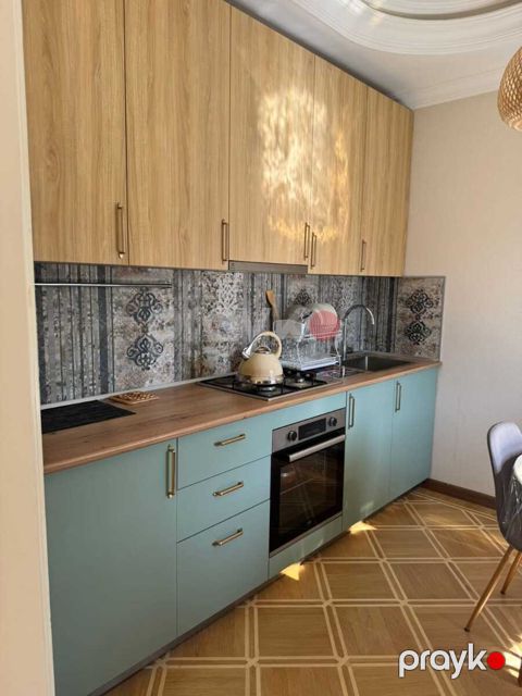 İcarəyə verilir 3 otaqlı köhnə tikili 80 m² — Bakı