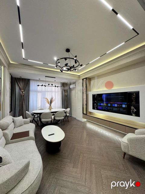 Satılır 3 otaqlı yeni tikili 135 m²