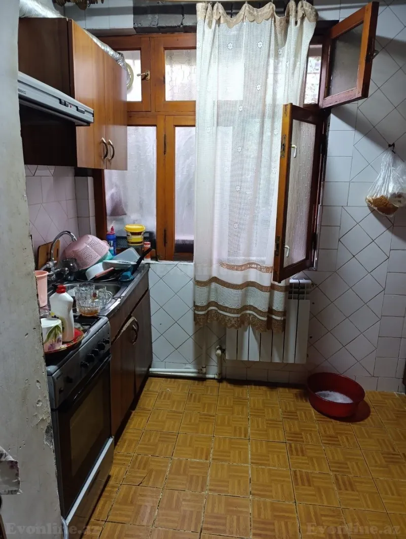 Satılır 2 otaqlı Mənzil Köhnə tikili 55 m² Bakı, Nəsimi r., Memar Əcəmi m., 4-cü mikrorayon — Mənzil, Bakı (5)
