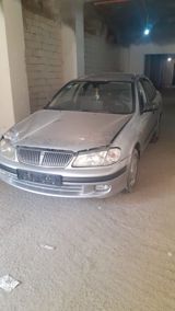 Nissan Sunny, 2002 il, Orijinal, Yaponiya, İşlənmiş — Детали салона