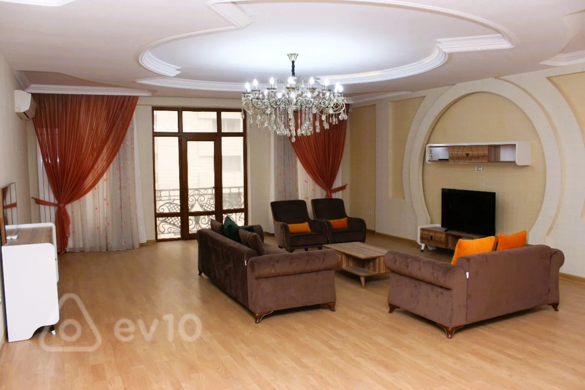 4 otaqlı mənzil, 216 m², Port Bakunun yaxınlığı — Mənzil, Bakı (2)