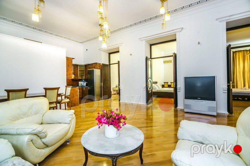 Satılır 4 otaqlı köhnə tikili 130 m² — Mənzil, Bakı (10)