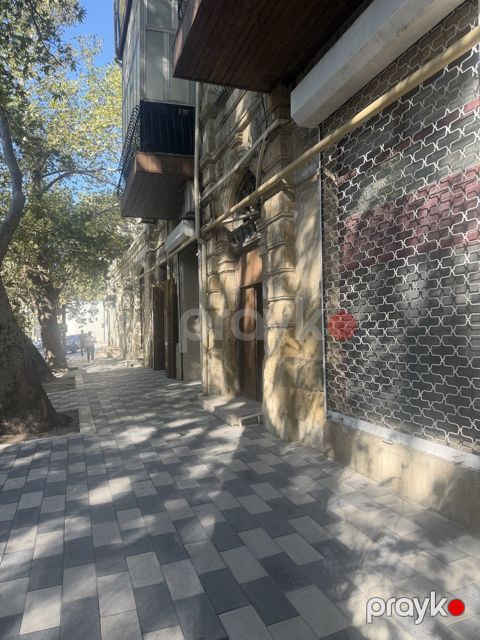 Satılır 3 otaqlı köhnə tikili 70 m² — Bakı
