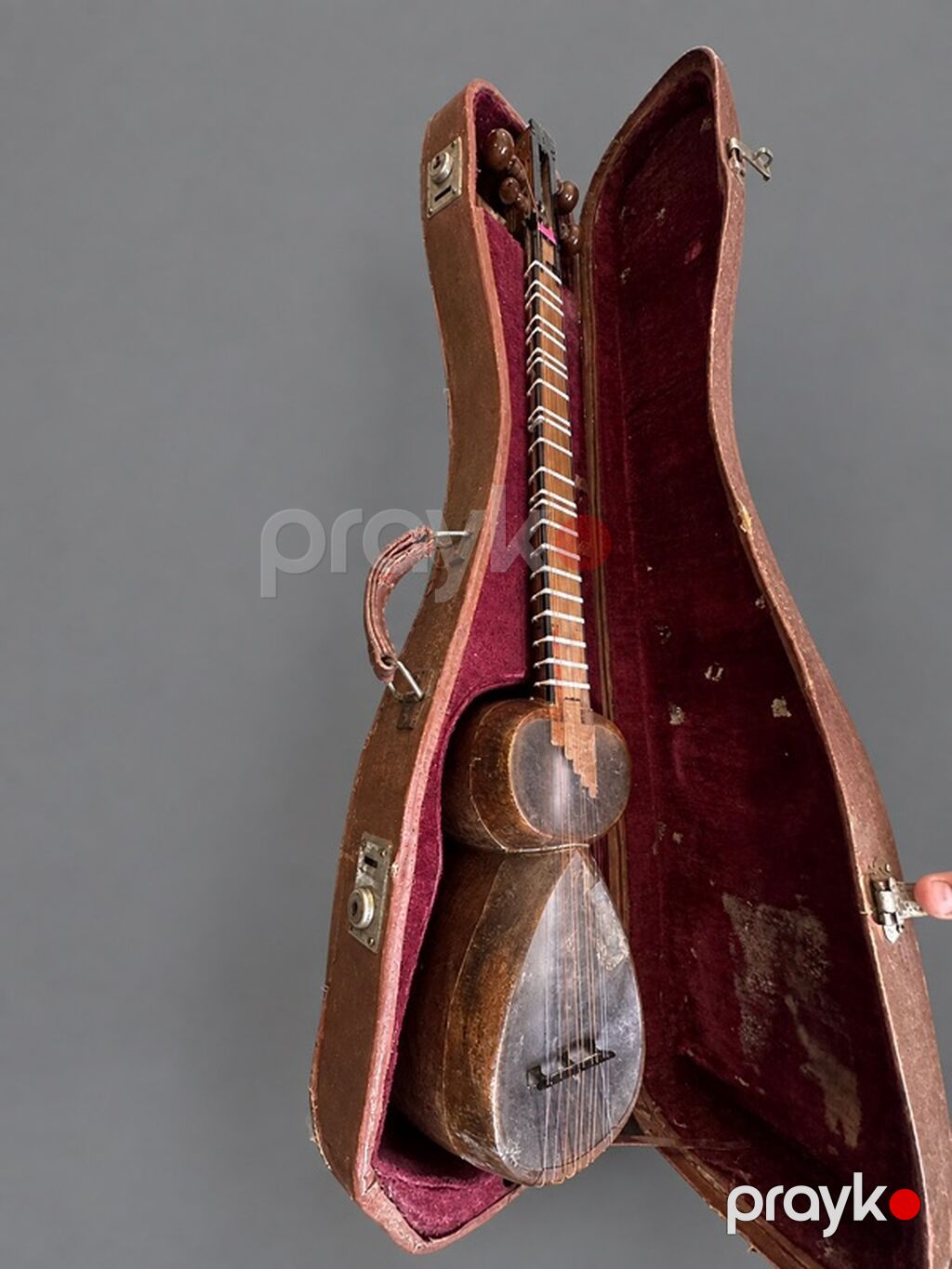 1960 cı ilin Tarı. Mükəmməl səslənməsi var. Üzü və qol pərdələri 1 — Gitarlar və digər simli alətlər, Digah (9)