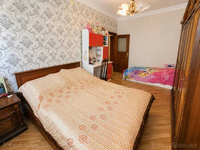 Satılır 3 otaqlı Mənzil Köhnə tikili 70 m² Bakı, Nizami r., Qara Qarayev m — Mənzil, Bakı (3)