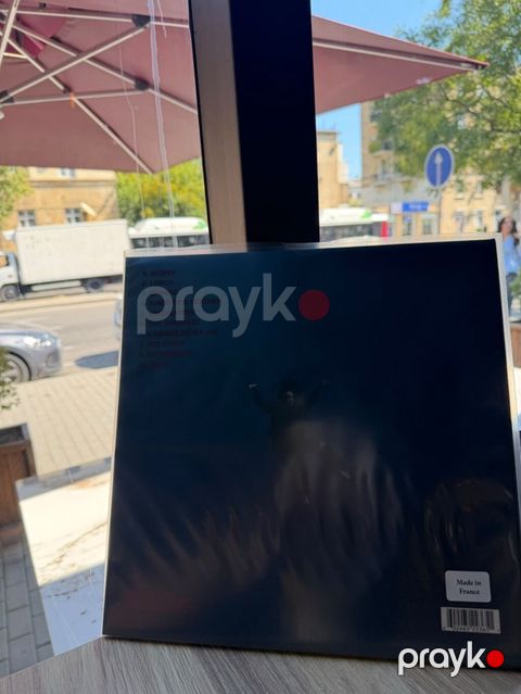 Məhsul: Vinil plastinka (LP) Mənşə: Made in France (arxa hissədə — Bakı