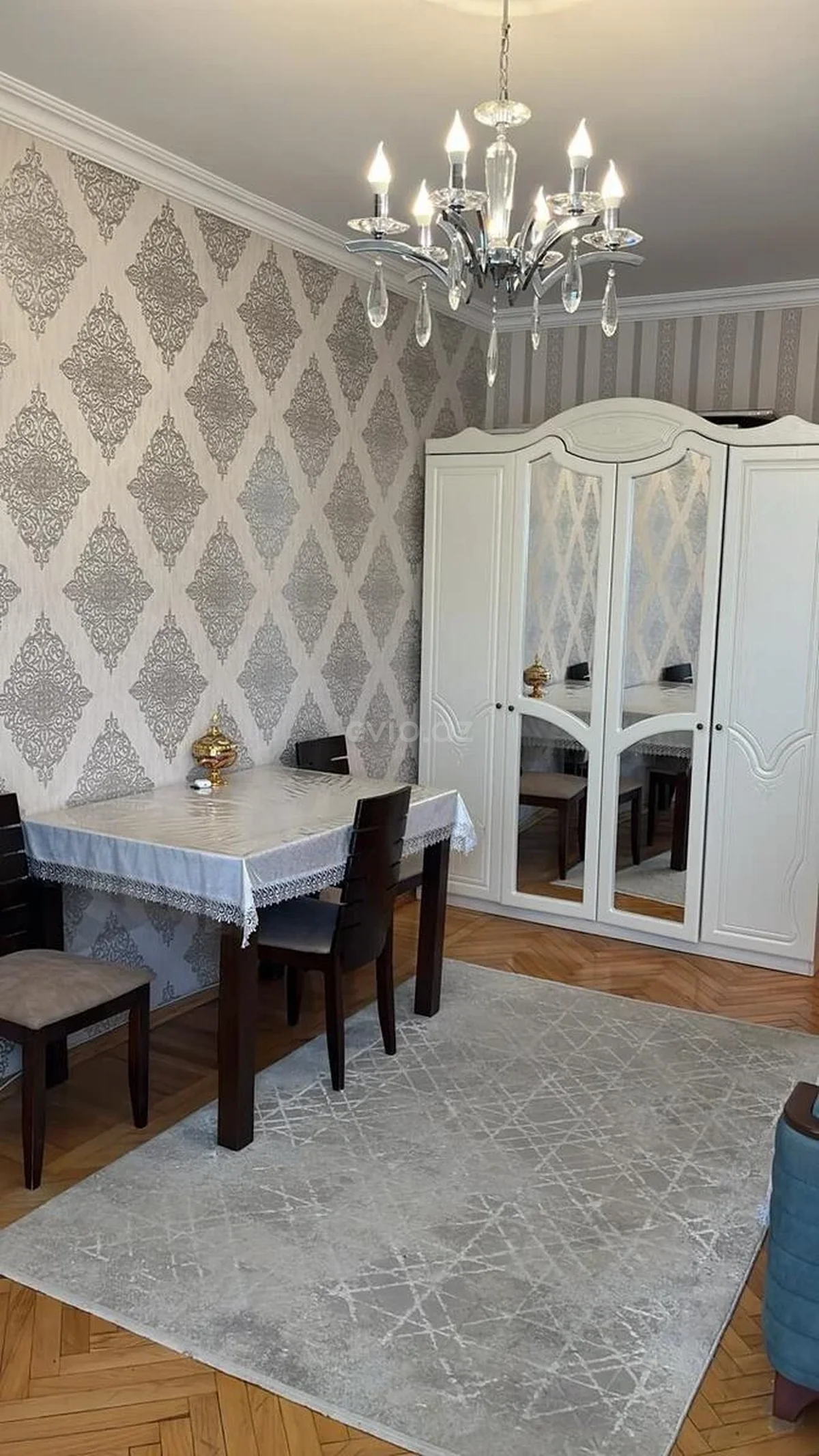 2 otaqlı orta təmirli mənzil satılır 6-cı mikrorayonda — Bakı