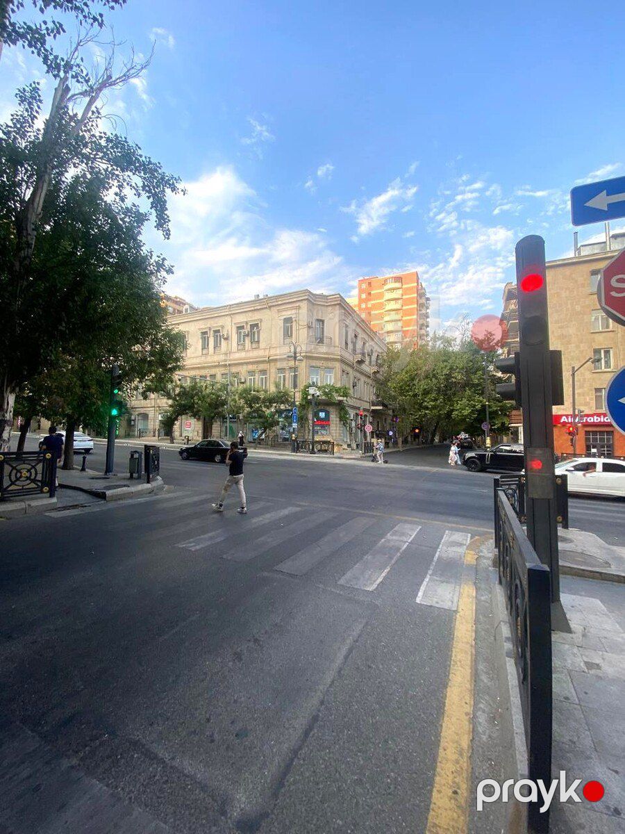 Satılır 2 otaqlı köhnə tikili 71 m² — Mənzil, Bakı (10)