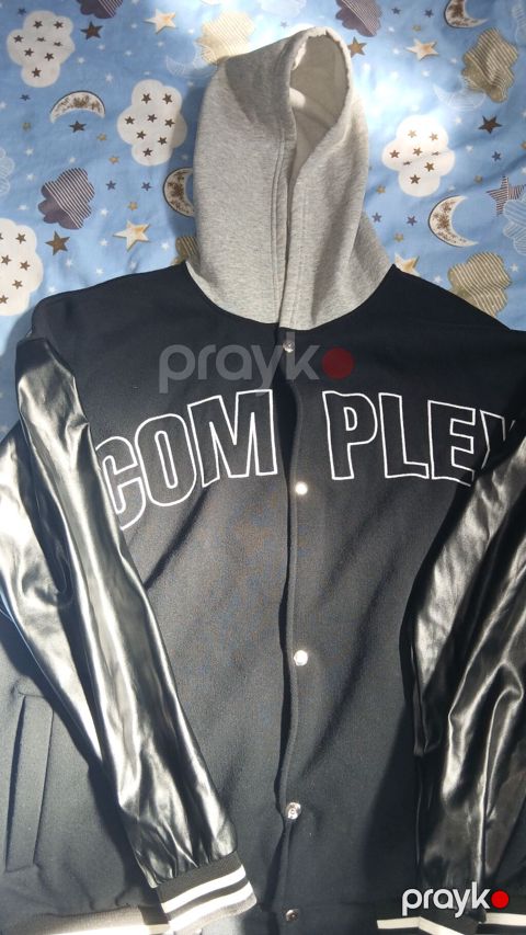 Oversize M beden jaket türkiyeden baha alinib 2 3 defe geyilib Unisex — Digah