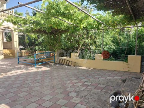 Satılır 5 otaqlı həyət evi/bağ evi 250 m² — Bakı