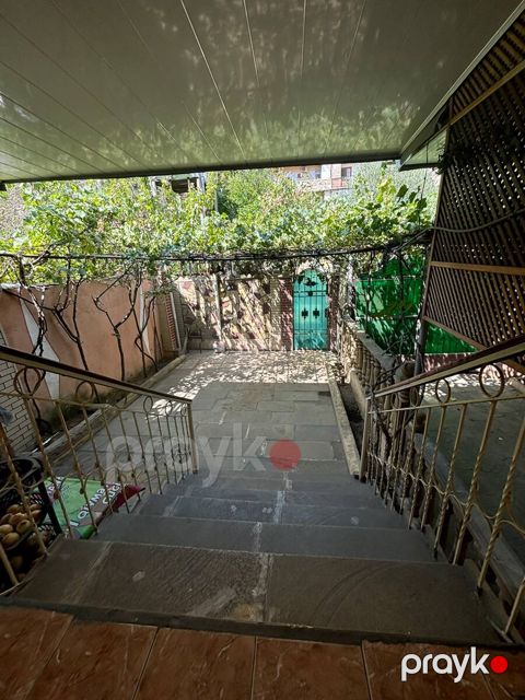 Satılır 5 otaqlı həyət evi/bağ evi 220 m² — Bakı