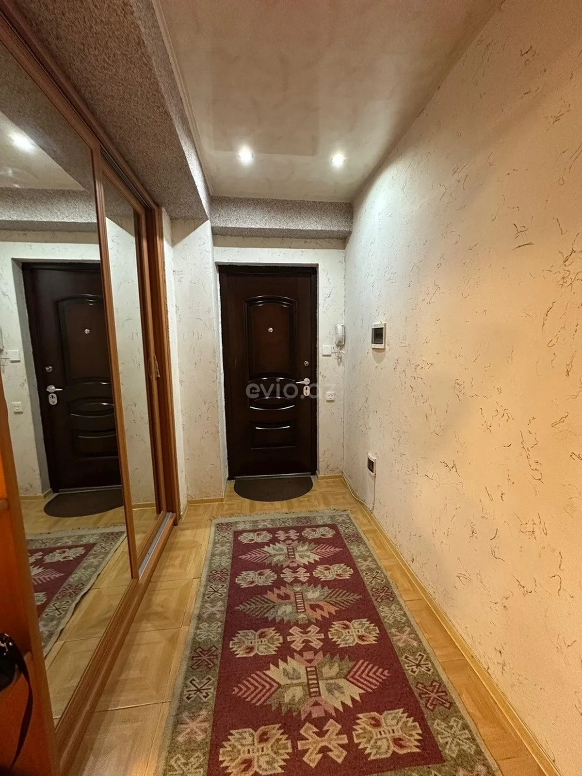 Kirayə 3 otaqlı mənzil İnşaatçılar metrosu yaxınlığında — Mənzil, Bakı (11)