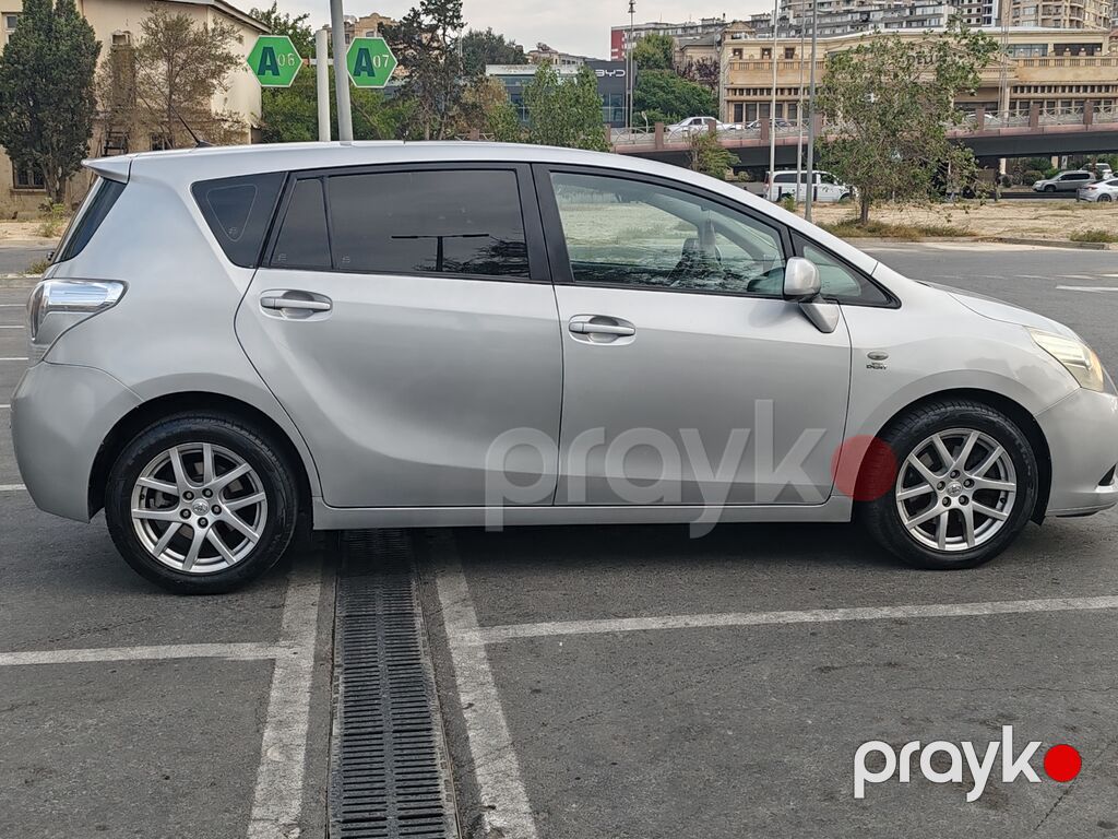 Toyota Verso: 2.2 l 2009 il Van/Minivan 90-NP-022 — Avtomobillər, Bakı (5)