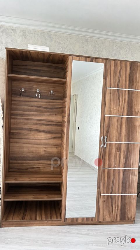 Dehliz dolabi. 110man. Yaxsi veziyyetdedi.Tecili satilir.Unvan — Digah