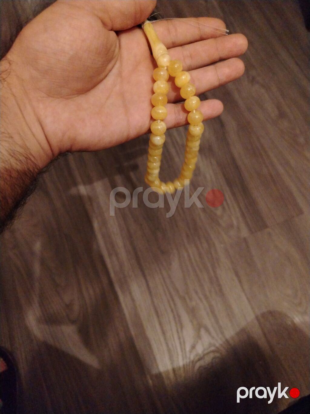 Sarı tonlarda klassik təsbeh - Material: parlaq, krem-sarı rəngli — Uca bilərziklər, Mehdiabad (2)