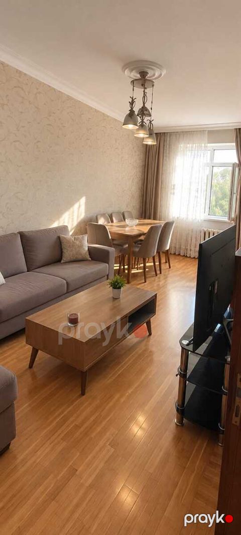 Satılır 3 otaqlı köhnə tikili 80 m² — Bakı