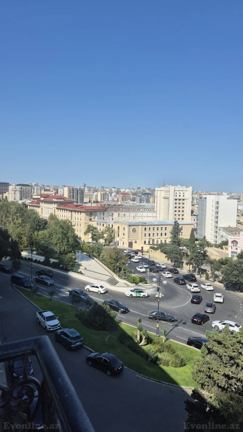 Satılır 3 otaqlı Mənzil Köhnə tikili 101 m² Bakı, Səbail r — Mənzil, Bakı (2)