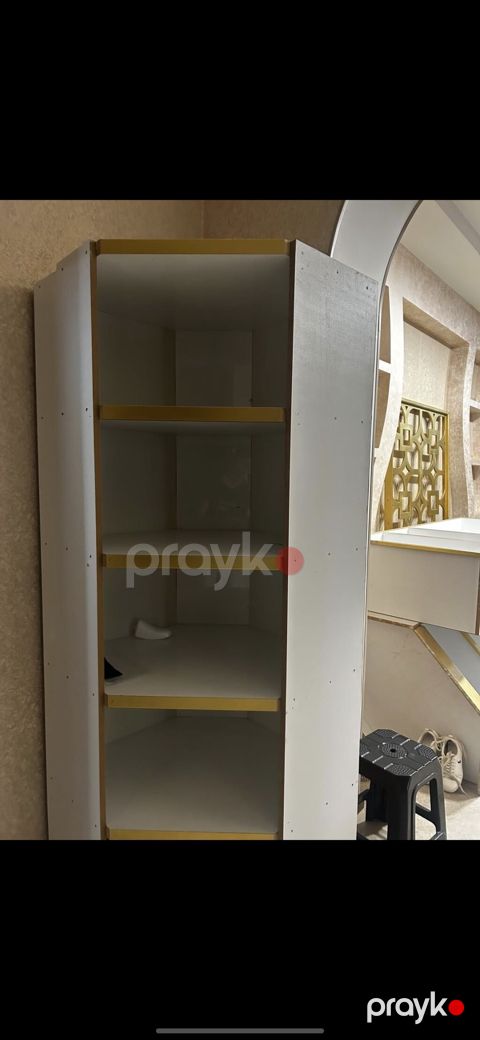Məhsul: Modul tipli vitrİN/raf sistemi Təsvir: - Ağ rəngli, qızılı — Bakı