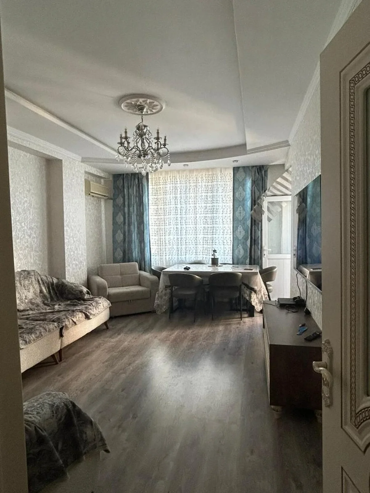 3 otaqlı tam təmirli mənzil satılır 8-ci mikrorayonda — Bakı