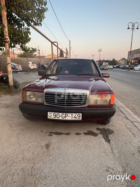 Mercedes-Benz 190 (W201) sedan - Kuzov: 4 qapılı sedan, tünd bordo — Bakı