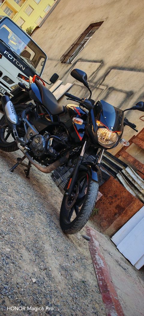 Bajaj 120 sm3 — Motosikletlər və mopedlər
