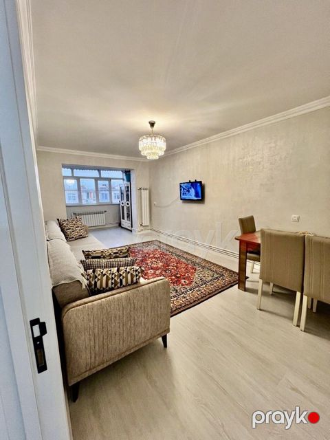 Satılır 3 otaqlı köhnə tikili 75 m² — Bakı
