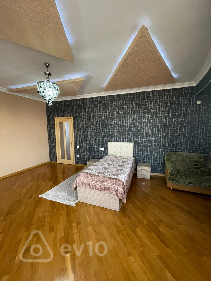6 otaqlı mənzil, 300 m², Ənvər Hüseynov — Mənzil, Bakı (4)