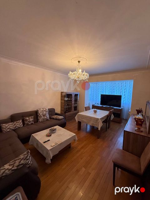 Satılır 4 otaqlı köhnə tikili 115 m² — Bakı
