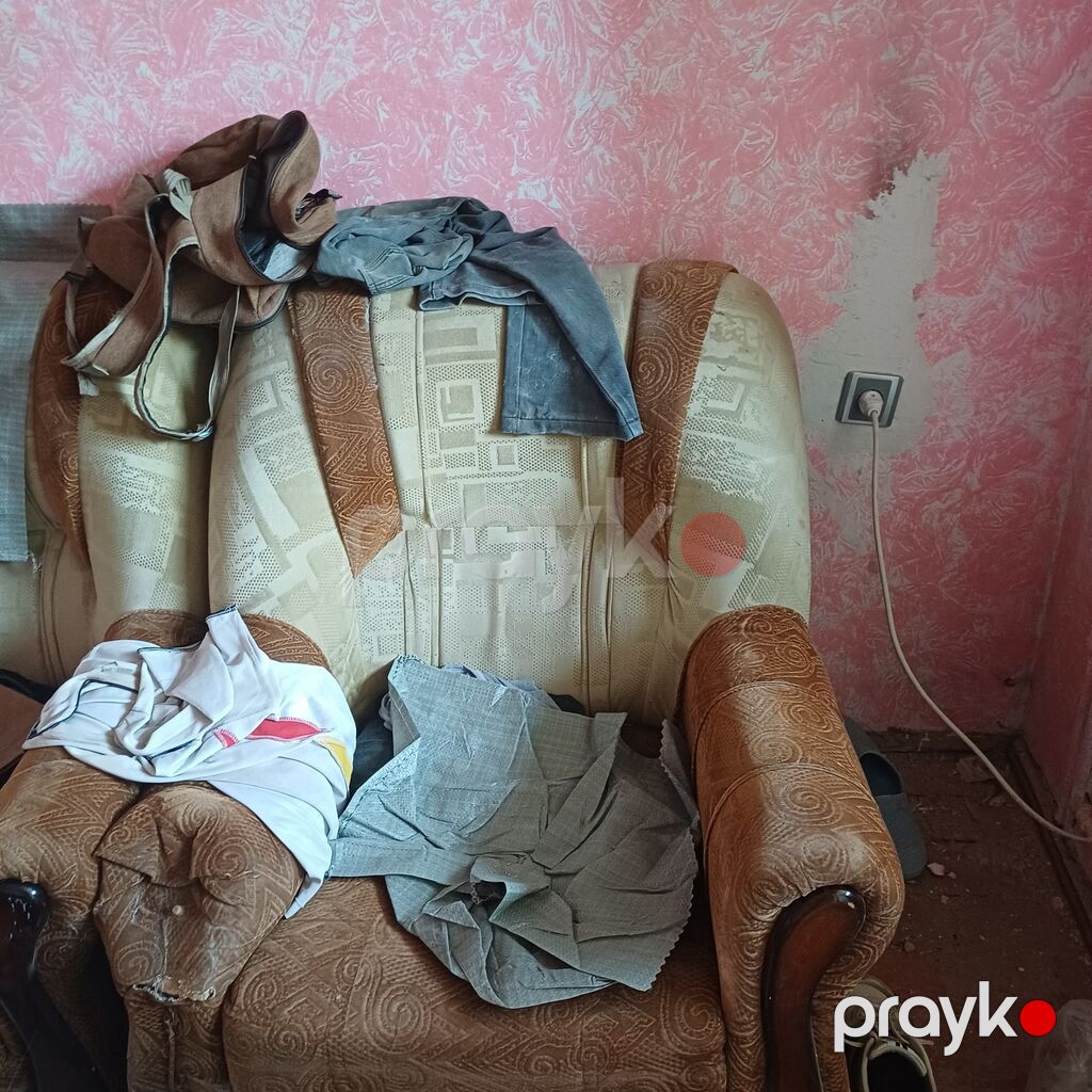 Divan iki ədəd kreslo hövsan qəsəbəsindədi işlənmişdi Dəst tərkibi: 1 — Yumşaq mobilya dəstləri, Bakı (3)