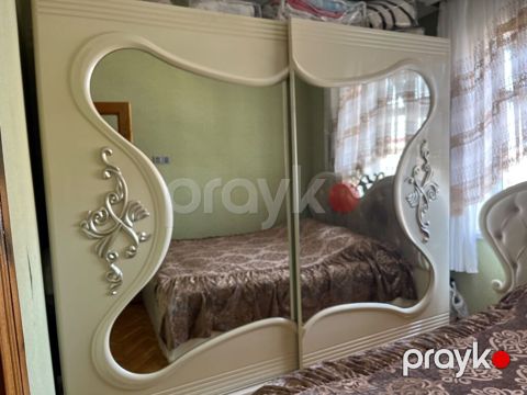 Güzgülü sürgülü qapılı dolab Sökülü vəziyyətdedi - Klassik — Sumqayıt